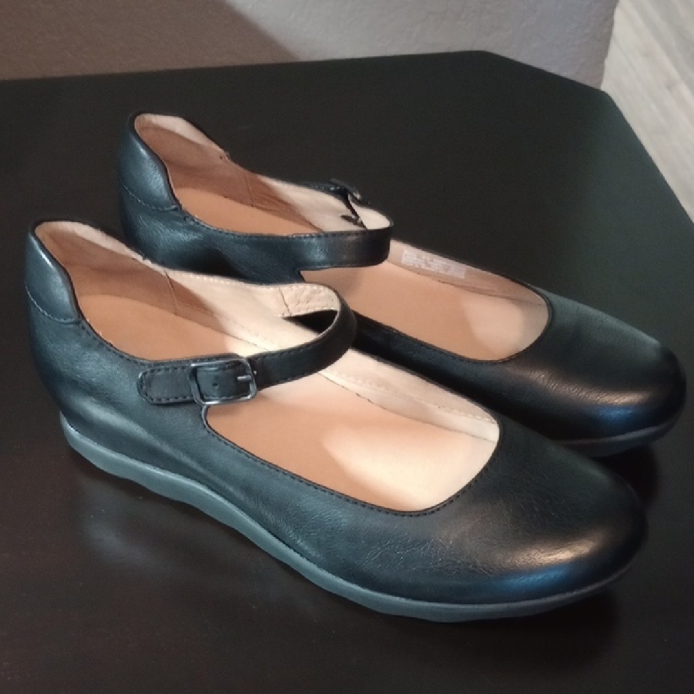 Dansko Black Flats Comfortable Loafers